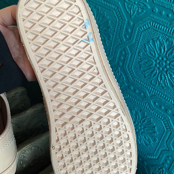 Vans pink shoes - Picture 7 of 8